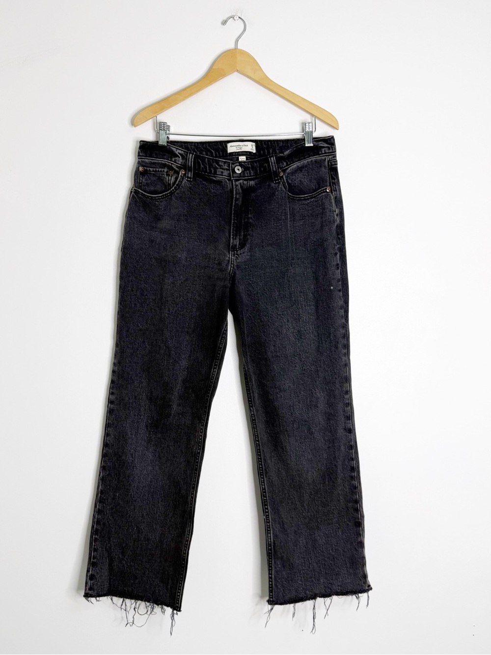 Abercrombie & Fitch Curve Love Baggy Low Rise Jeans 29/8 Black Raw Hem